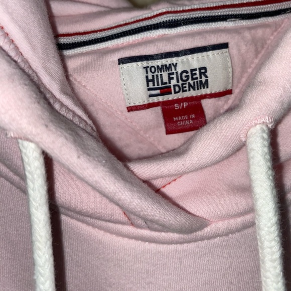 Tommy Hilfiger Cropped Hoodie - Picture 3 of 5